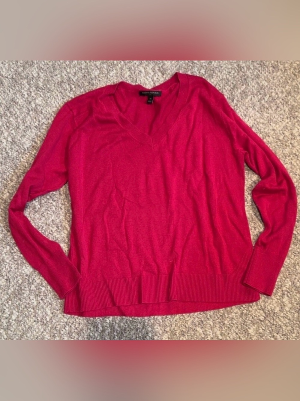 Banana Republic pink V-neck knit sweater size medium